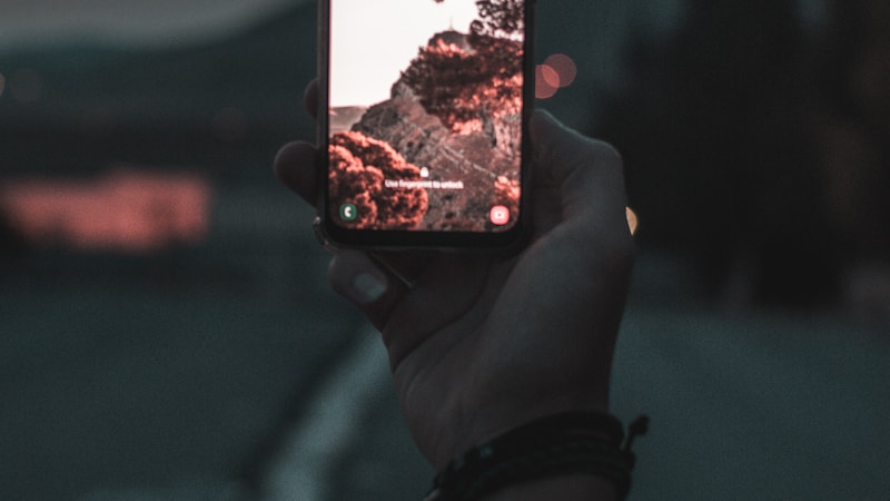 Googleフォトの復元方法をやさしく解説|削除した写真・動画を戻す手順と戻らないときの対処法
